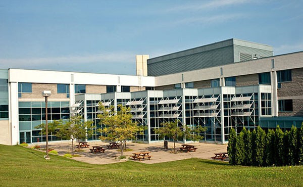 LAMBTON COLLEGE OF APPLIED ARTS TECHNOLOGY